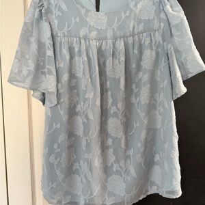 Chic Floral Lace Blouse in Soft Blue